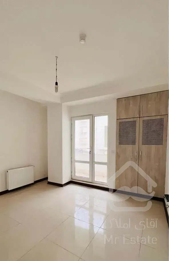 آپارتمان فول امکانات با سرایداری و سند/ محوطه کاخ