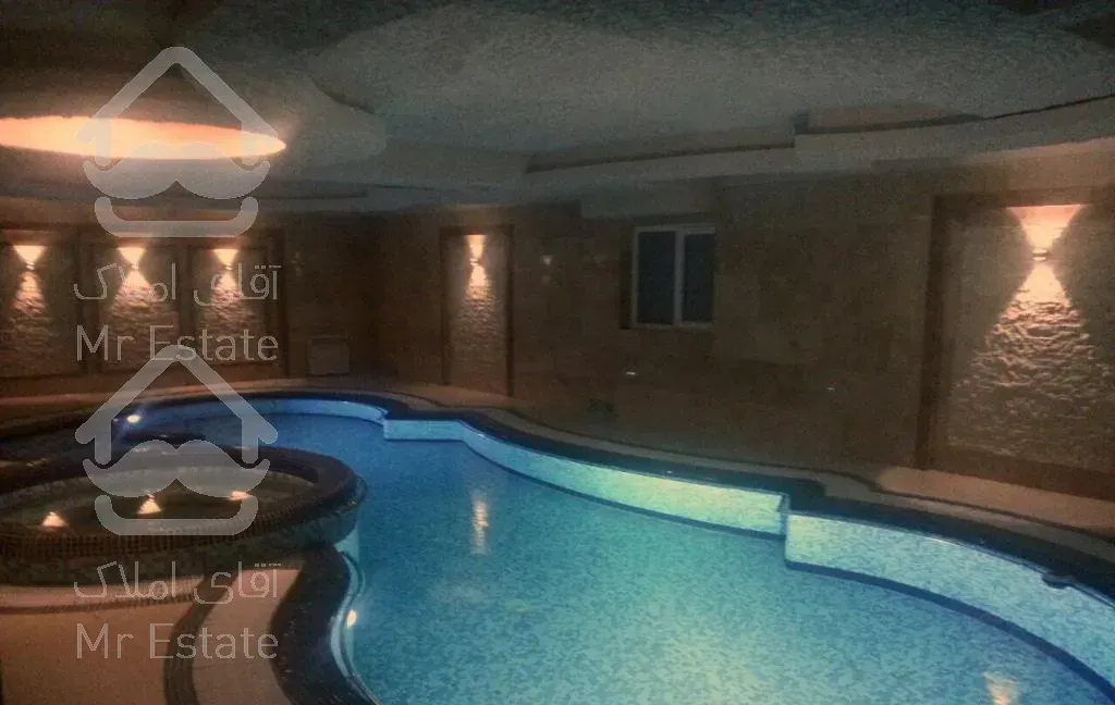 220 متر کامرانیه