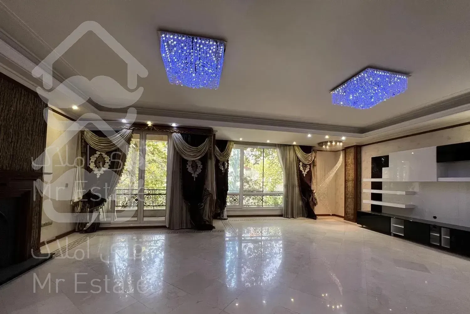 ۲۱۰ متر ۳ خواب/یارمحمدی/فول مشاعات/۲ پارکینگ سندی