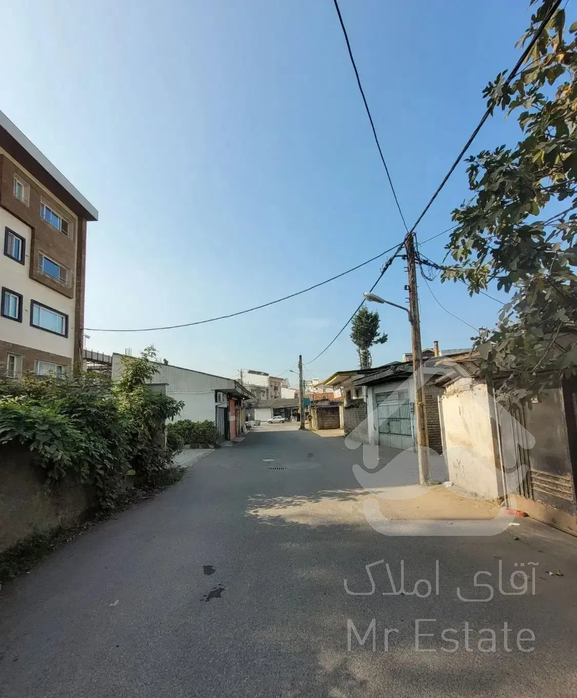 ویلایی 200 متری دونبش سنددار استادمعین گلسار