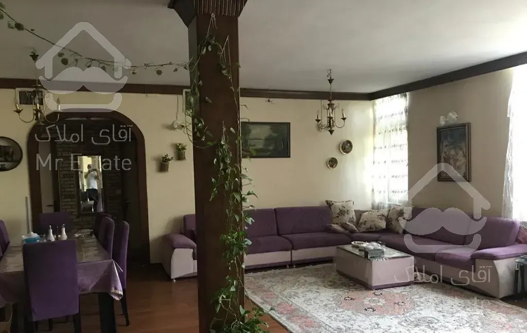 آپارتمان سه اتاق خوابه با باغچه مجزا