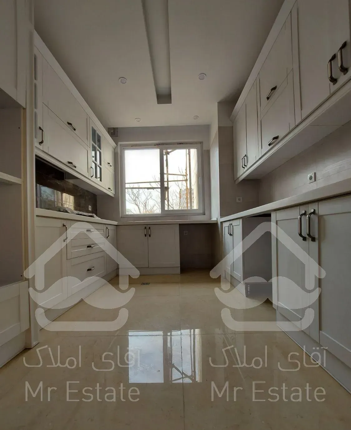 ظفر،121متر،کم واحد،بدون دیوار مشترک