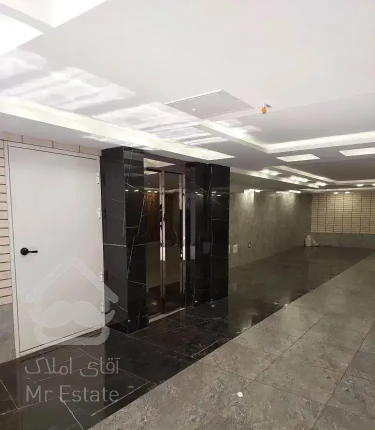 میدان ونک ۱۸۵متر ۳خواب طبقه اول