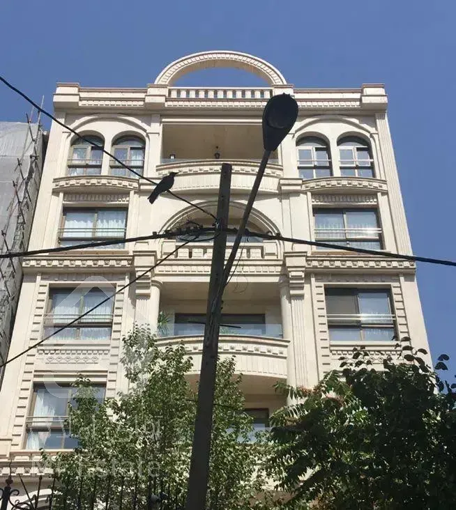 شیخ بهای شمالی ۱۹۵ متر ۳ خوابه نوساز