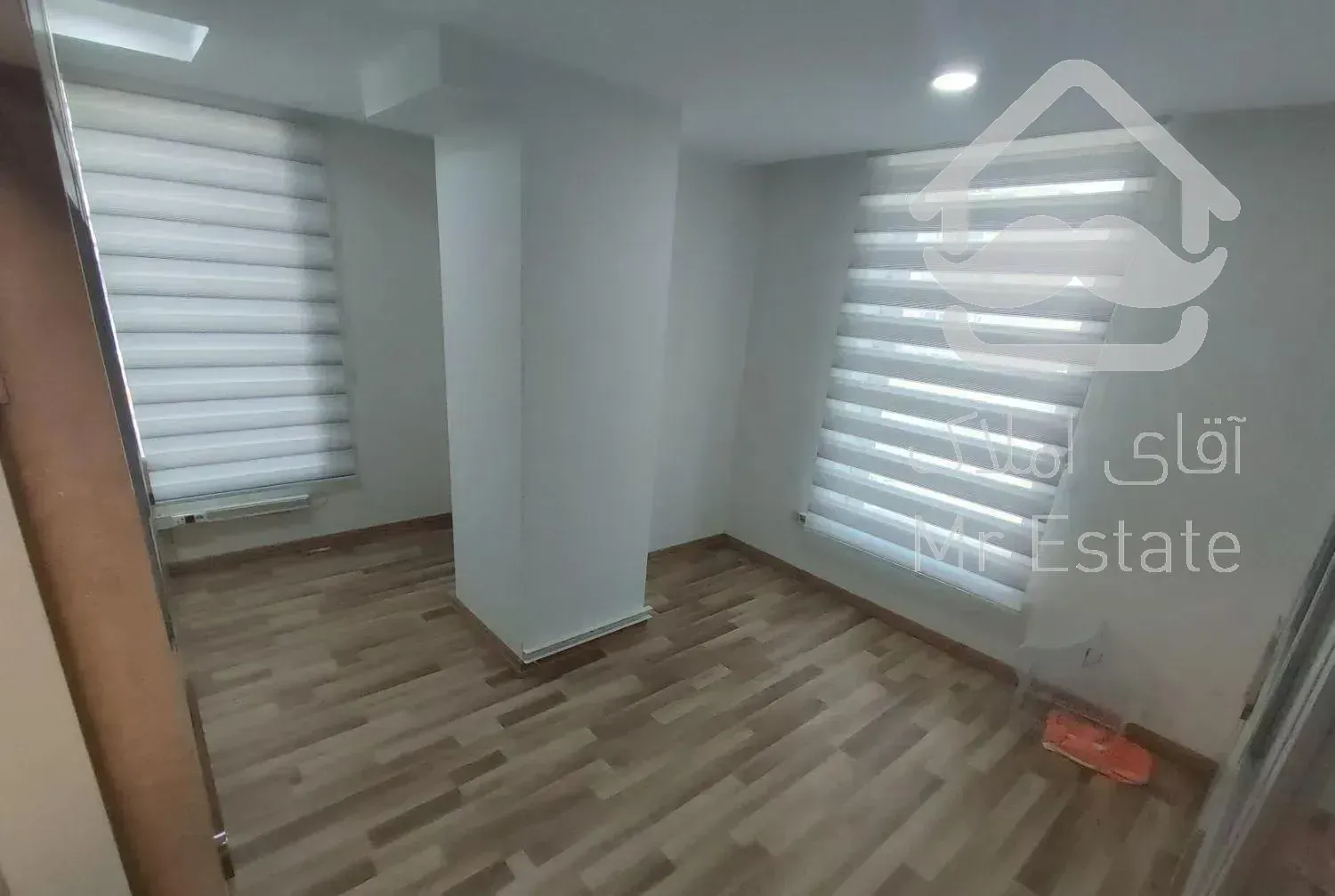 105متر فلت اداری تاپ لوکیشن دریاچه شهدای خلیج فارس