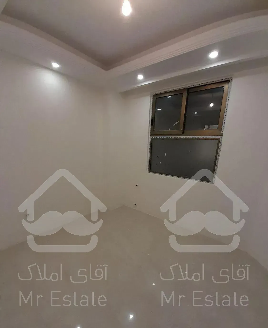 ۱۴۰متر/۳خواب/دارای پاسیو اختصاصی/واحد سازنده