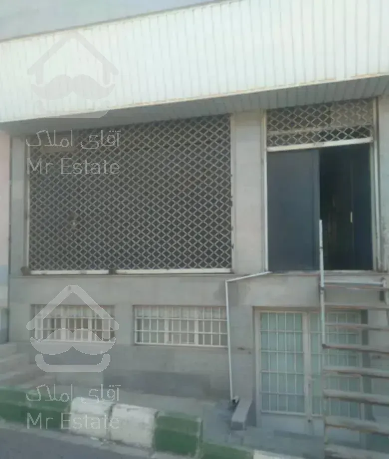 مغازه ۱۰۰ متر