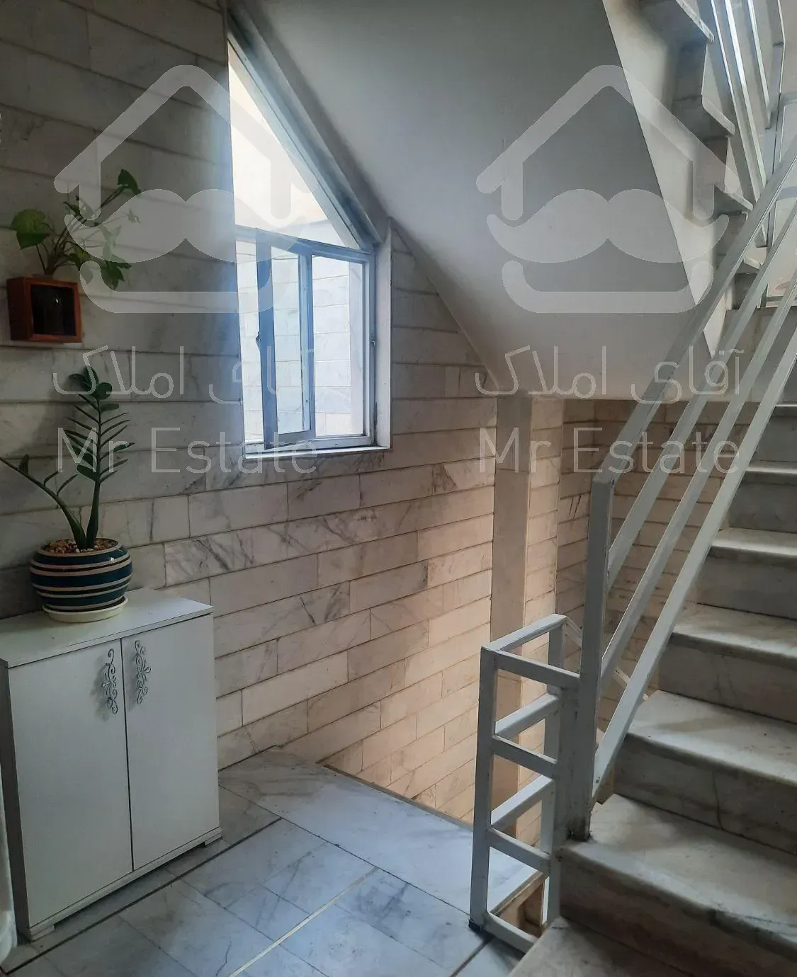 آپارتمان خوش نقشه. کیهان..