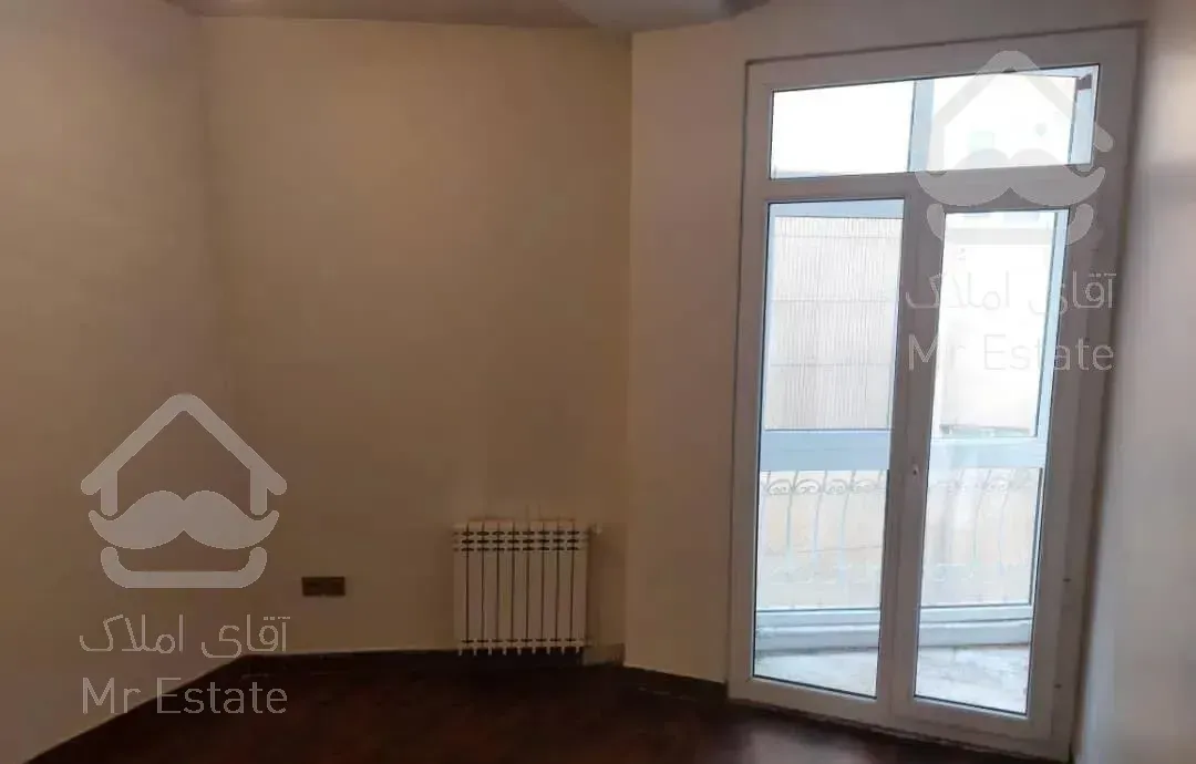 ۱۳۰متر ۳خواب فول امکانات بازسازی شده طبقه سوم