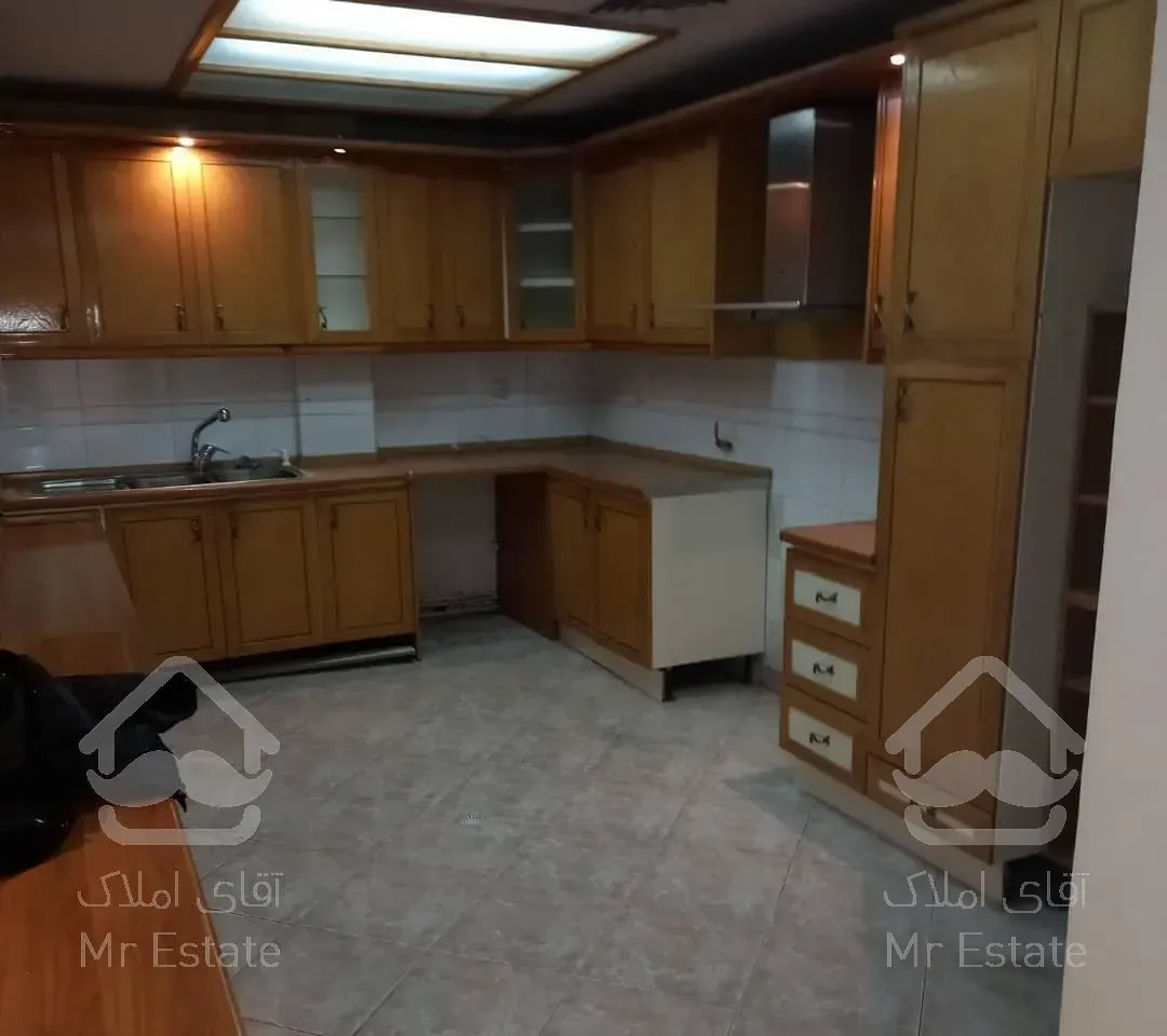 کیکاووس ۱۶۴ متر