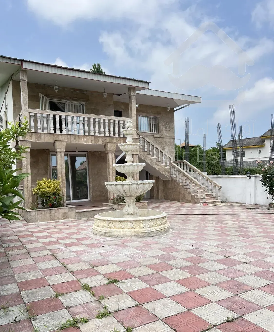 ۳۷۰ مترمربع ویلا استخردار با چشمانداز زیبا