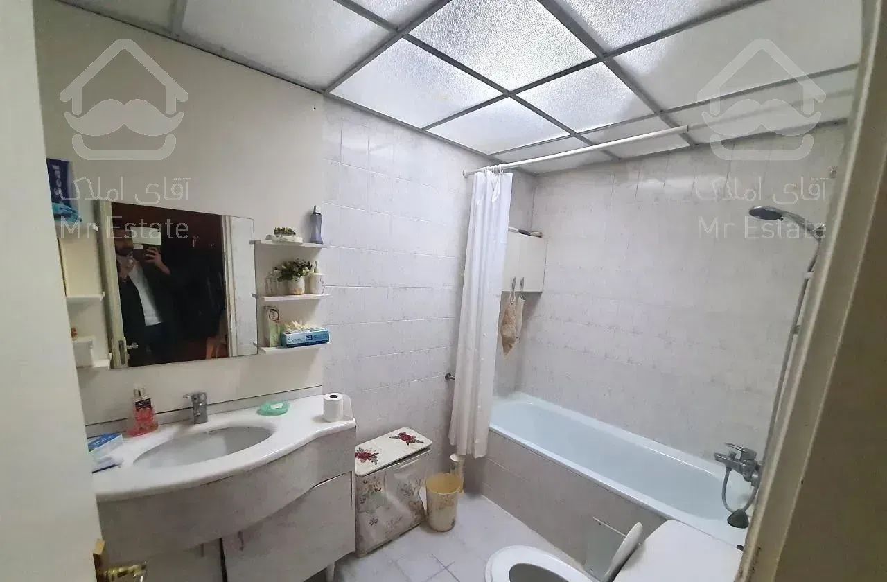 شهرک امید * ۱۵۷ متر * ۳ خوابه * طبقات