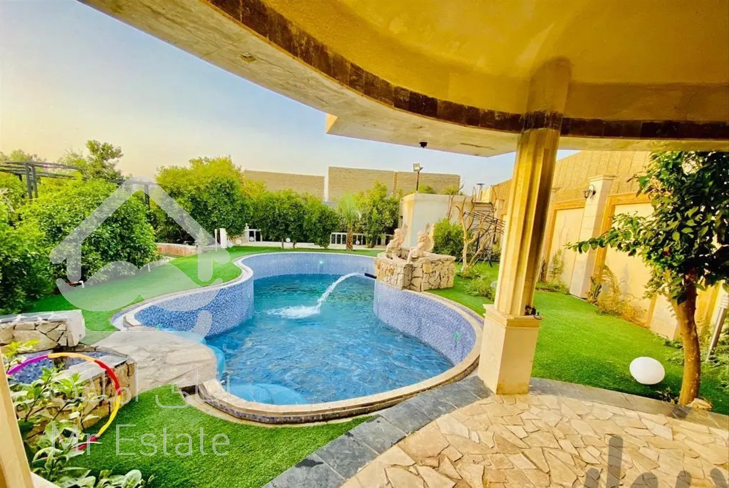 ویلا باغ استخر بزرگ