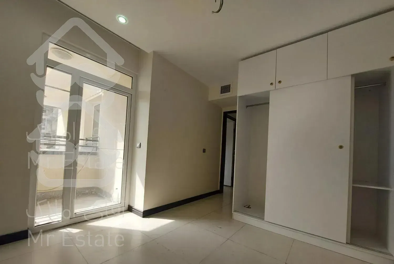 آپارتمان ۸۵متری /نوساز/سند تک برگ