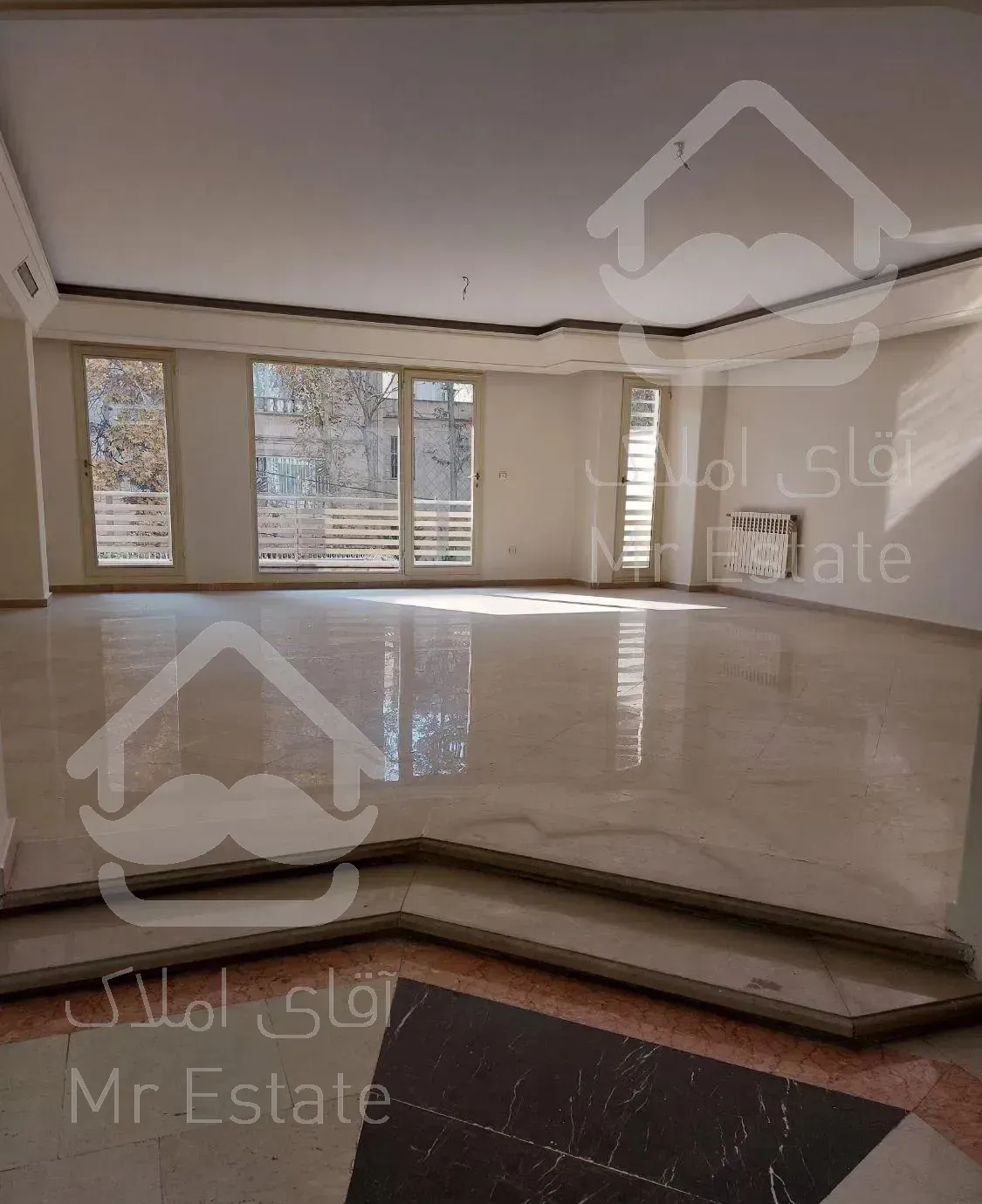 آپارتمان ۲۵۰ متر ۴ خواب تک واحدی استخردار