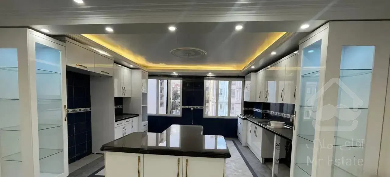 ۱۶۰ متر / تخلیه / تک واحدی / شهرک غرب