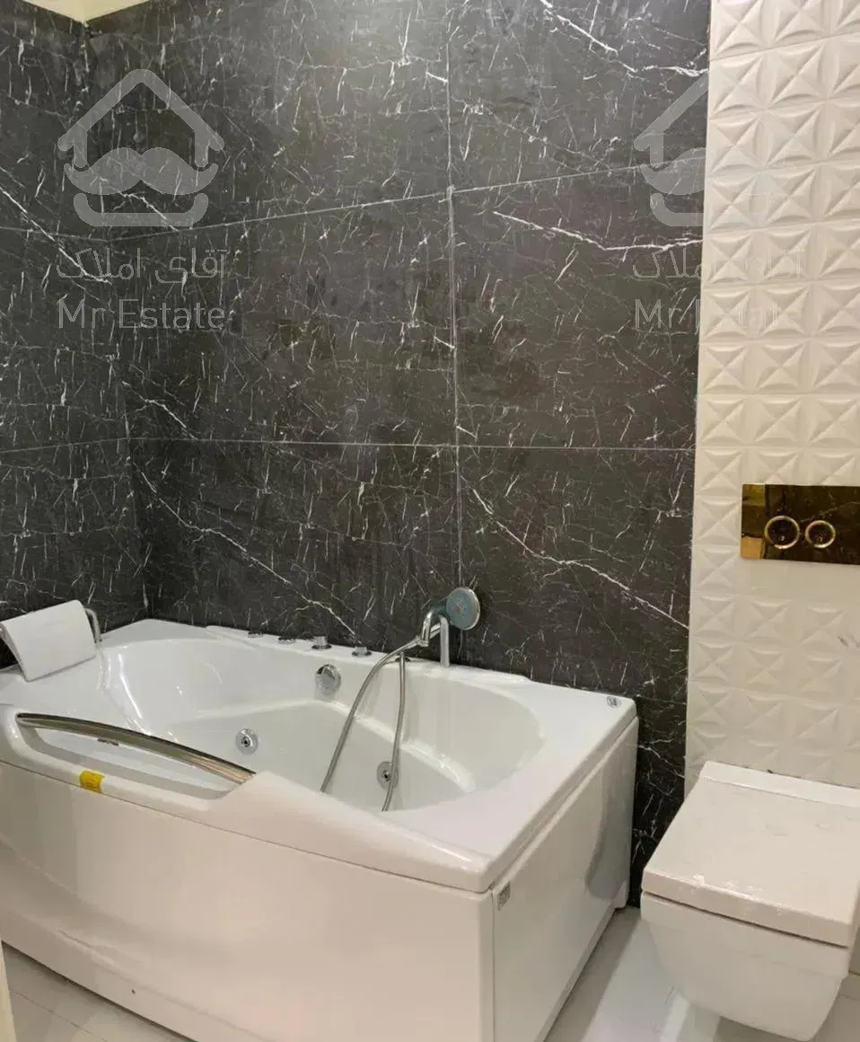 ۲۵۰متر/کلید نخورده/۳پارکینگ سندی/۱۵۰غربی