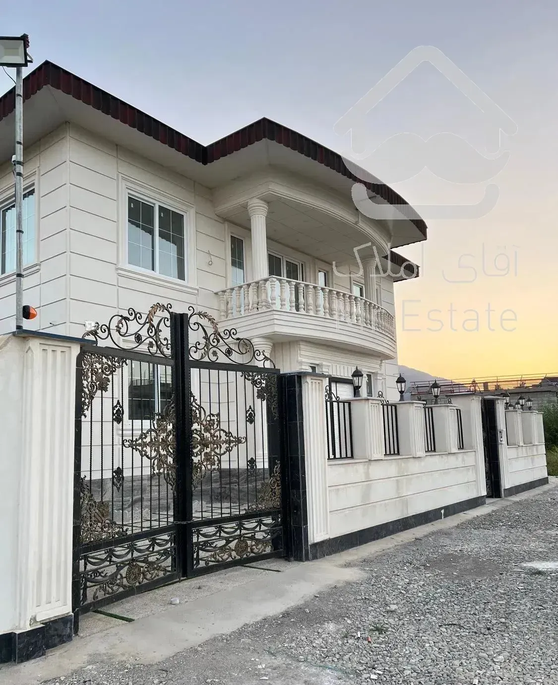 ۳۳۳ متر ویلا نوساز استخردار (برند رامسر)