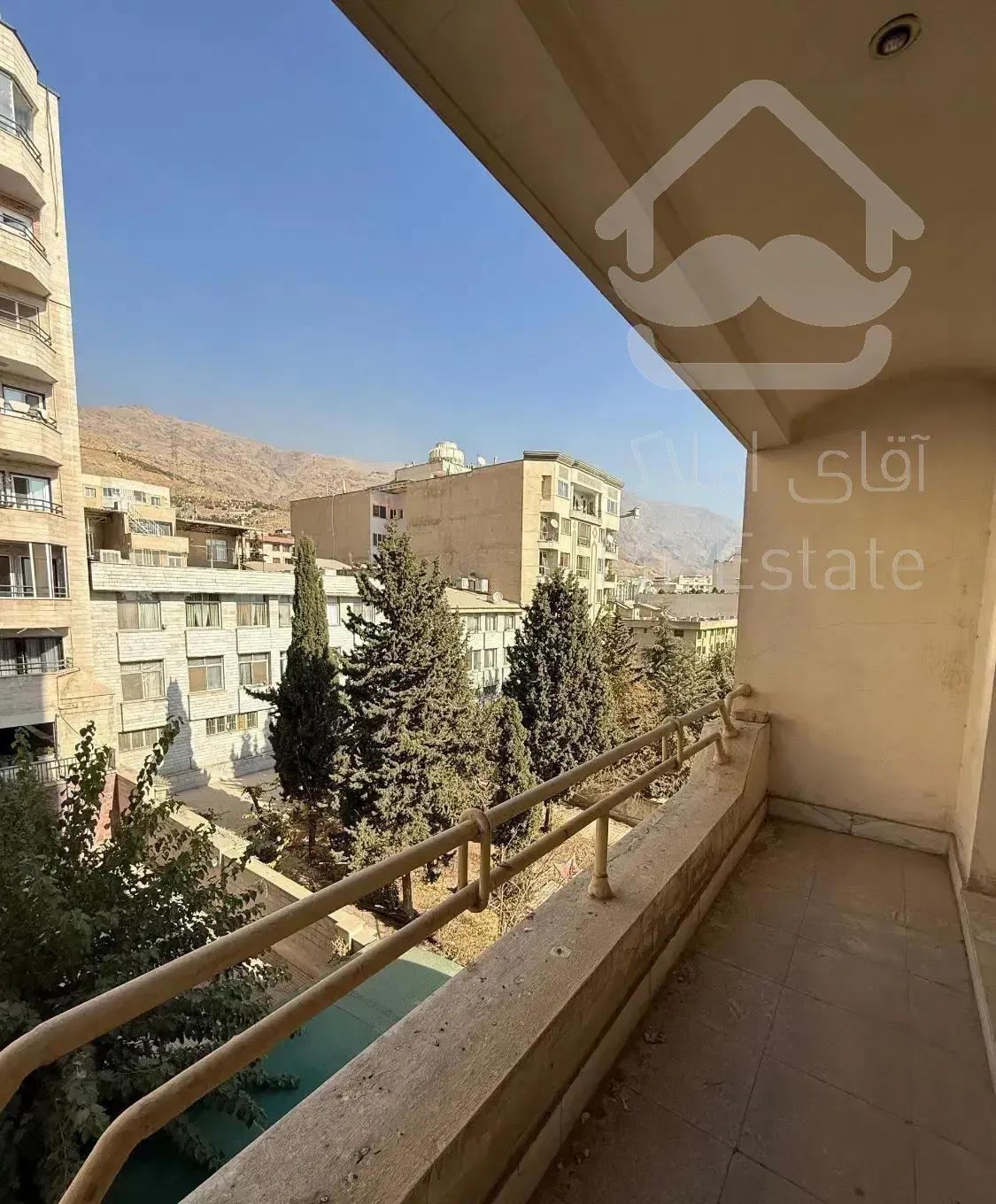 ۲۰۵ متر ۴ خواب ولنجک تراس بزرگ لابی من استخر فعال