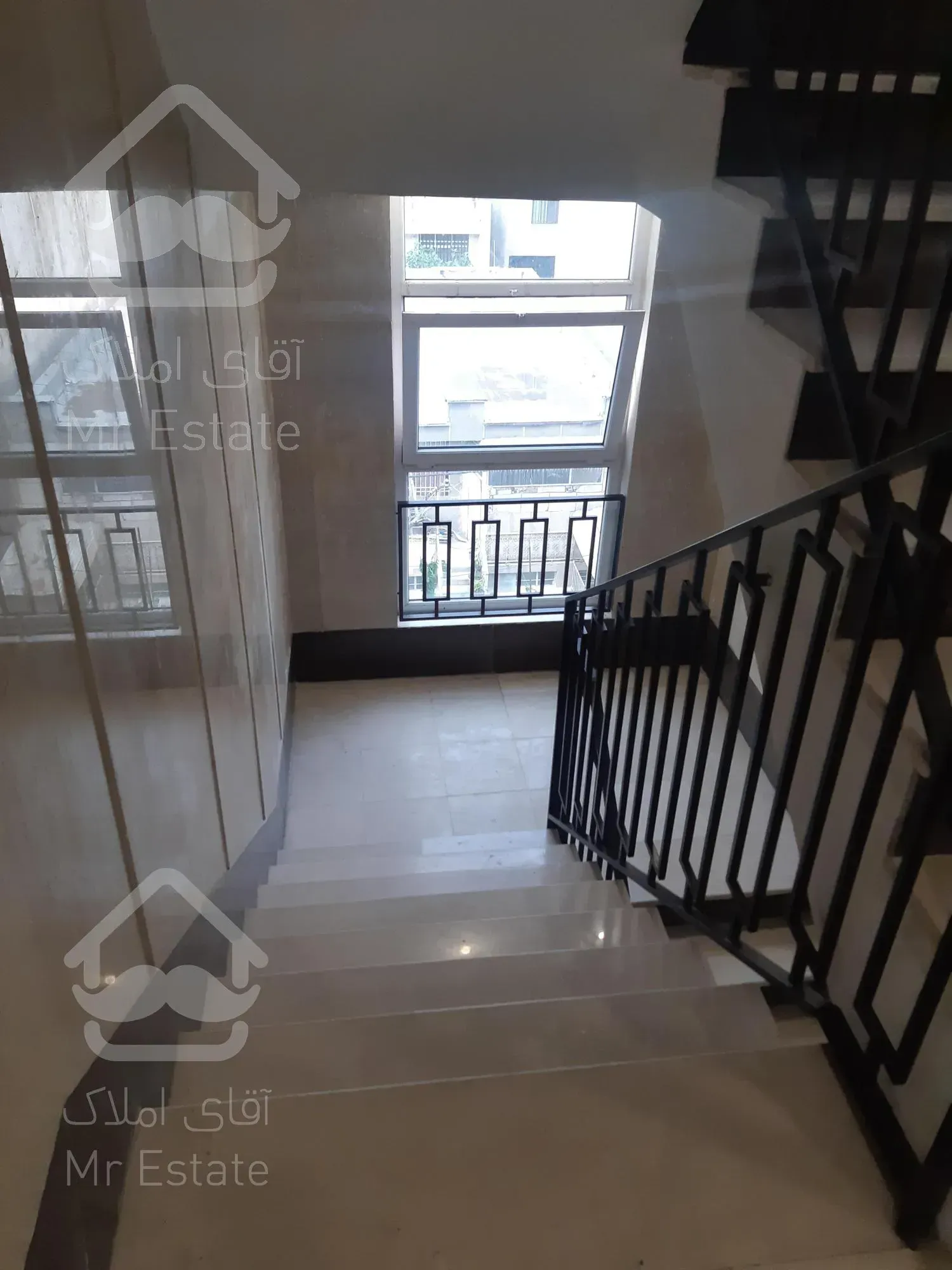 خرید آپارتمان ۱۴۳ متر ۳ خواب مهرشهر فاز۴ خ ۴۱۱ غربی