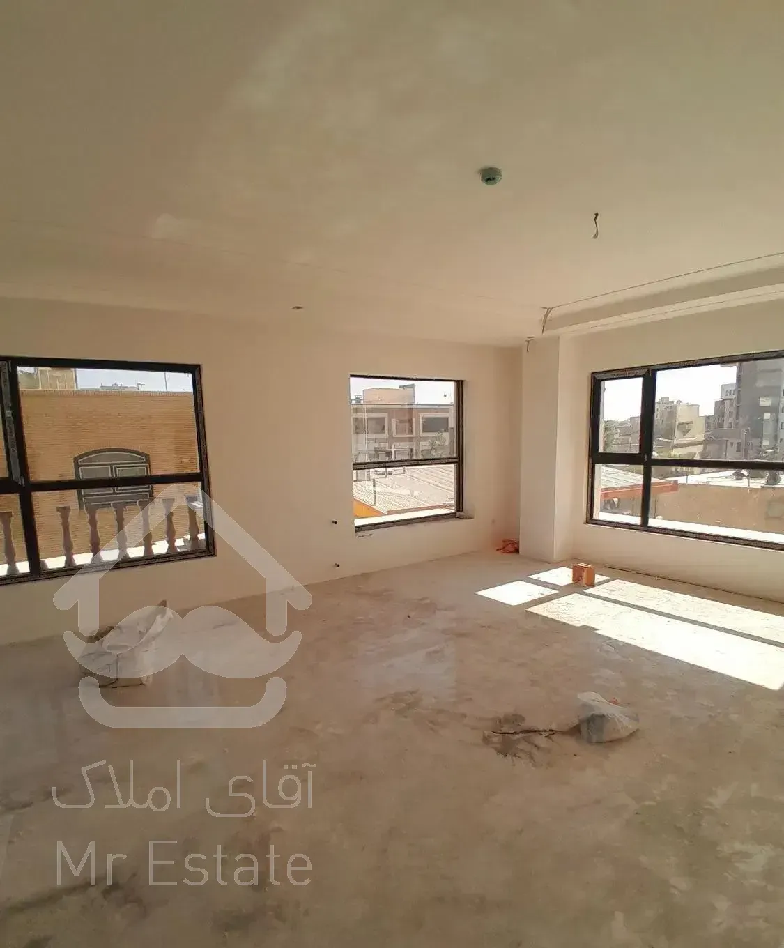 ۲۲۰ متر / دلباز / میدان کوثر / شهرک لاله