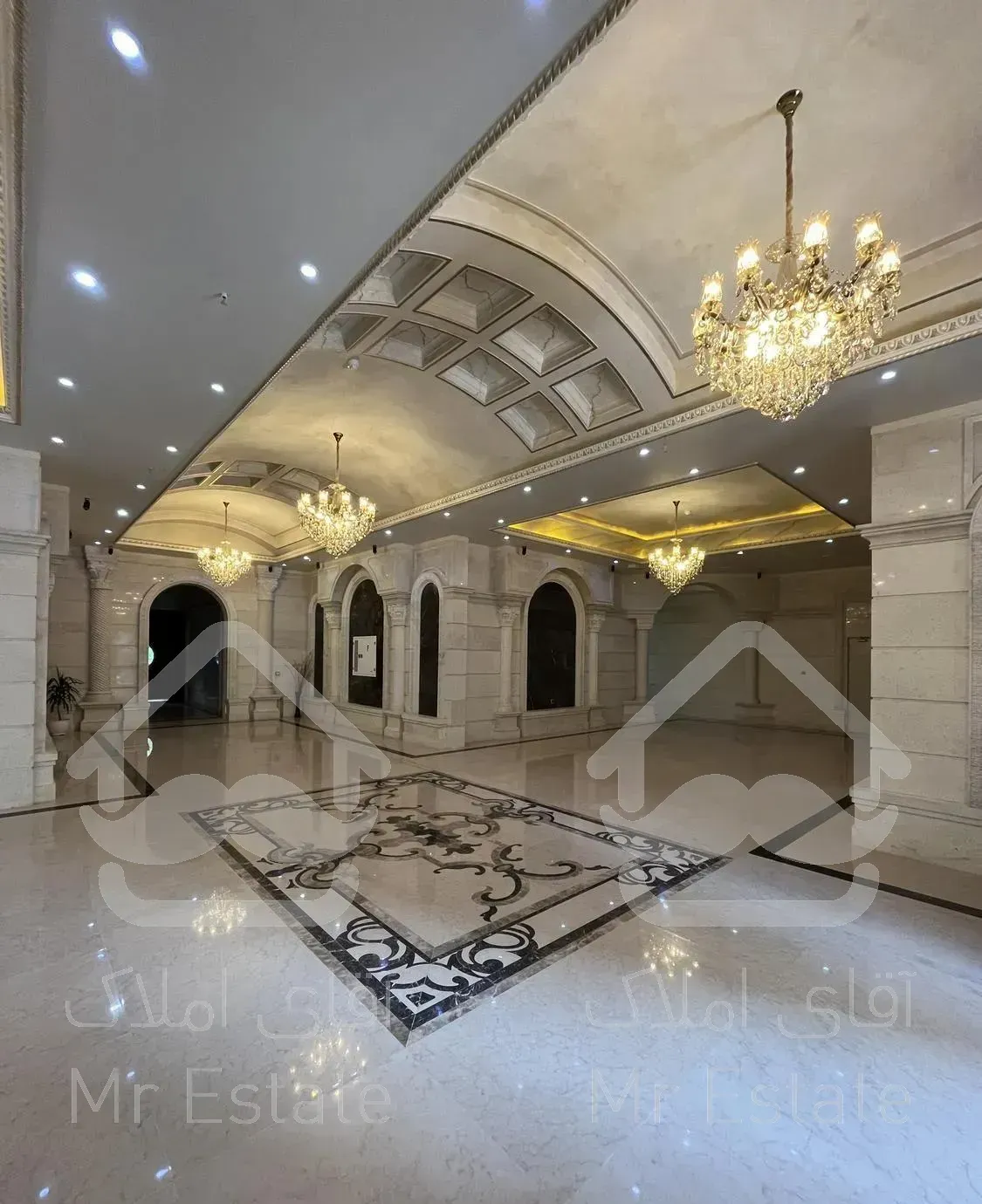 عمارتی نوساز در سوهانک ۴ خواب غرق در نور