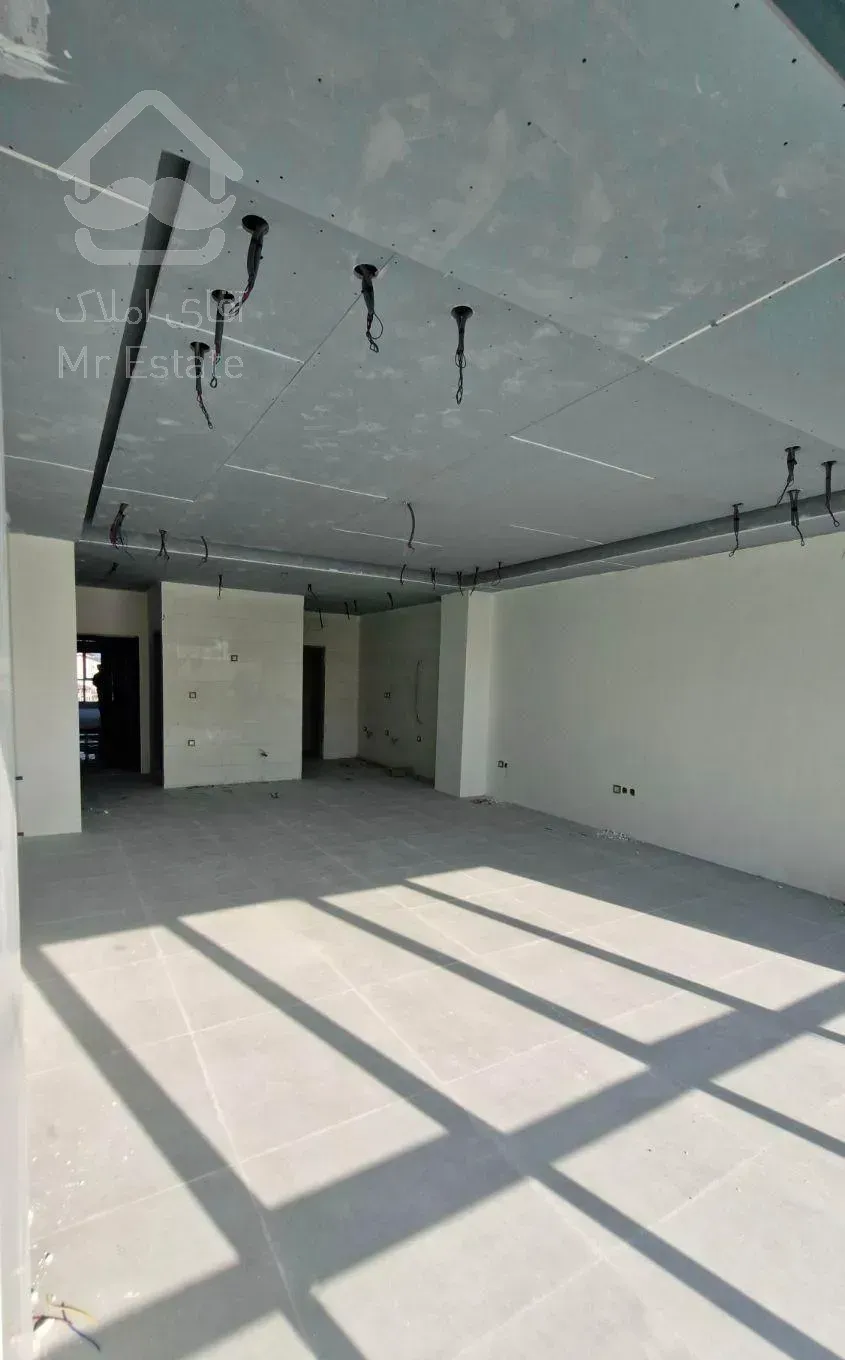 آپارتمان ۱۳۰ متر طبقه ۴ مدرن محدوده کریم آباد