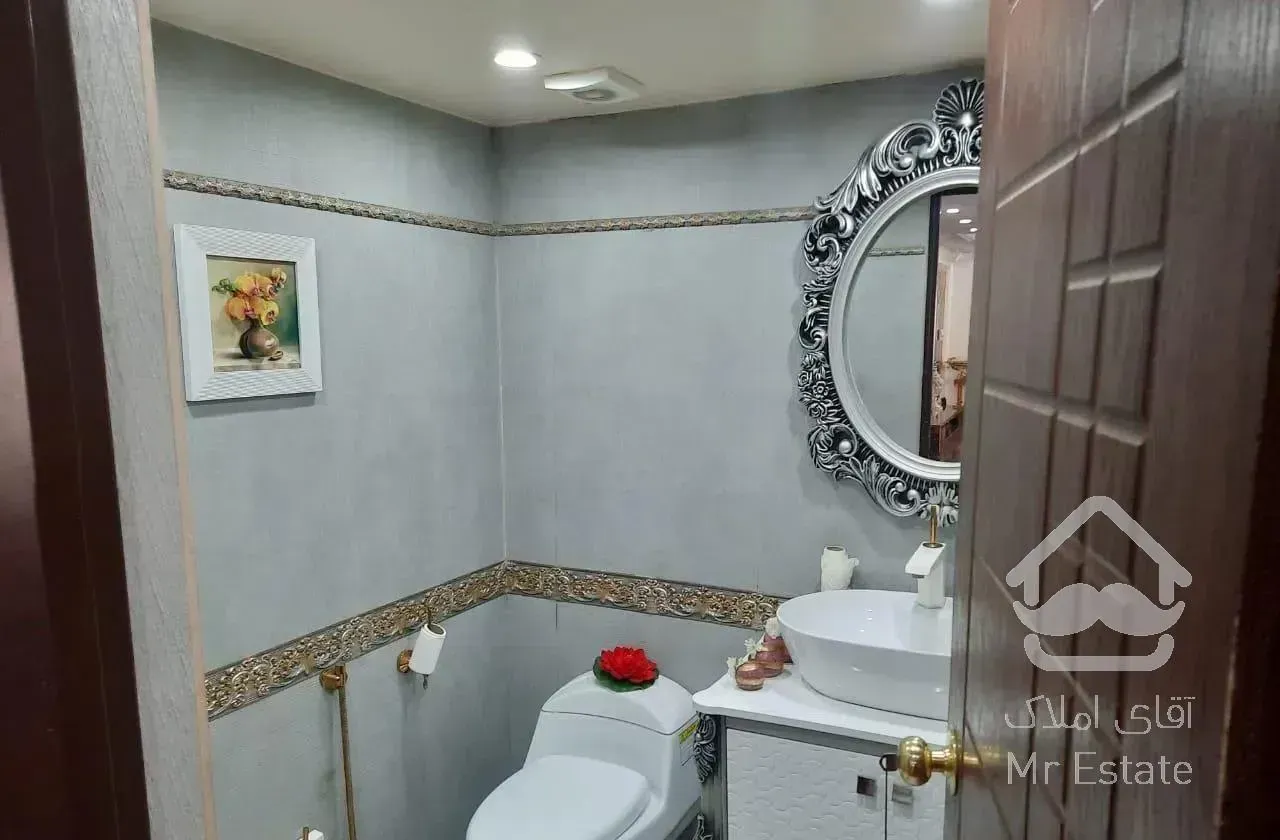 منطقه 22 / 205 متر / طبقه آخر/ویو ابدی