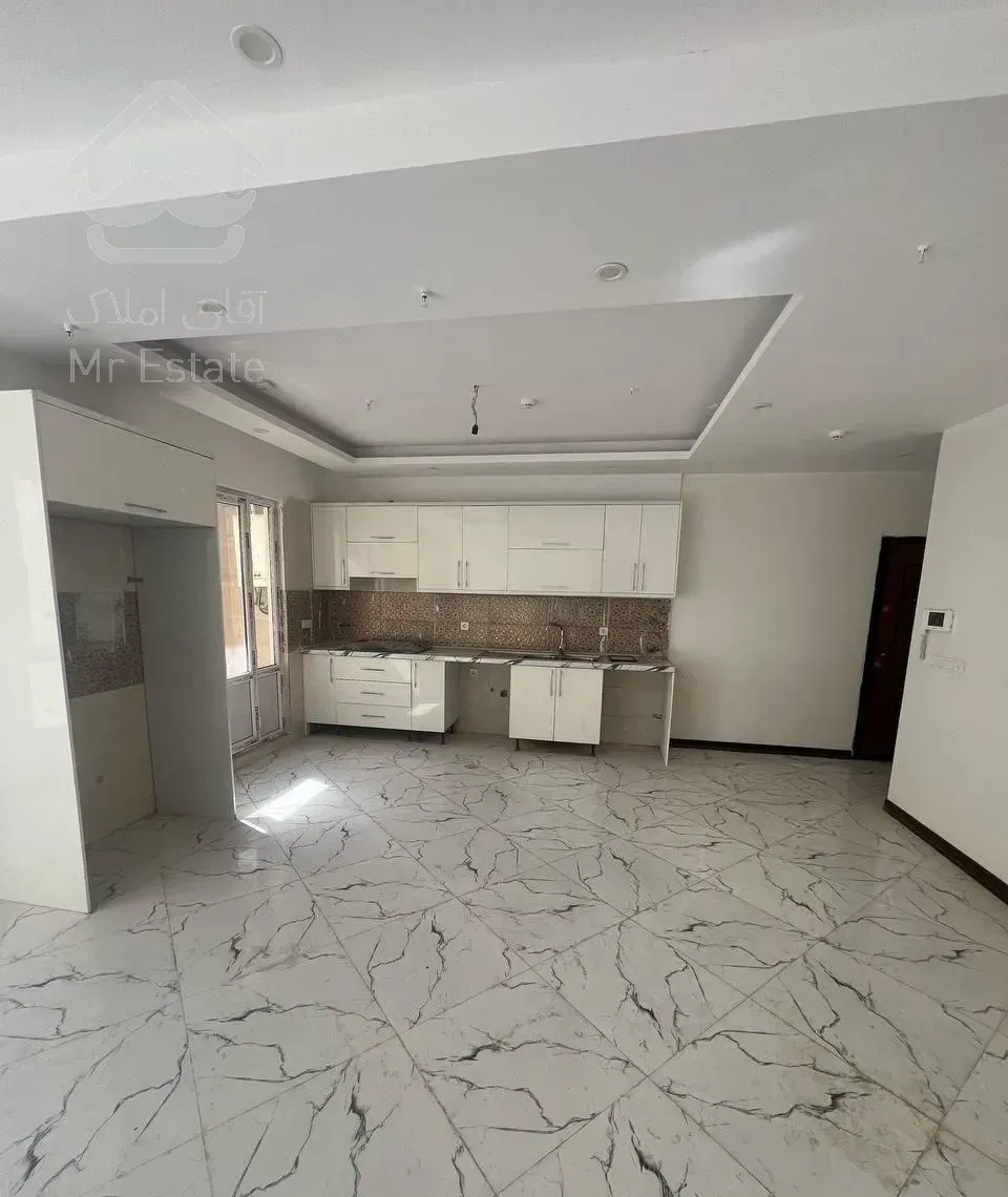 ۱۰۰ متر دو خواب/ ۱۰ سال ساخت/ سالن پرده خور