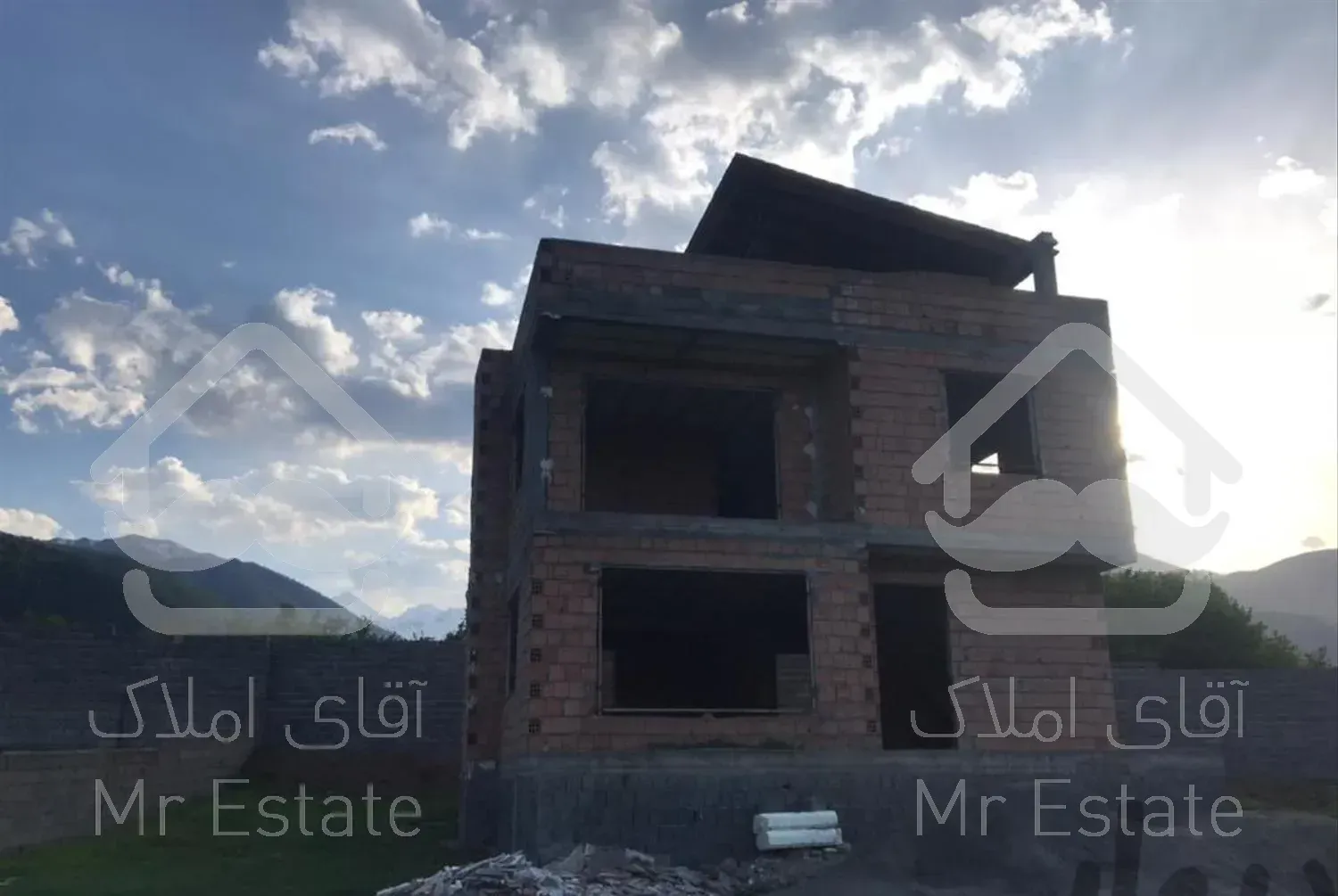 ویلا نیمکاره در کلاردشت گرکپس