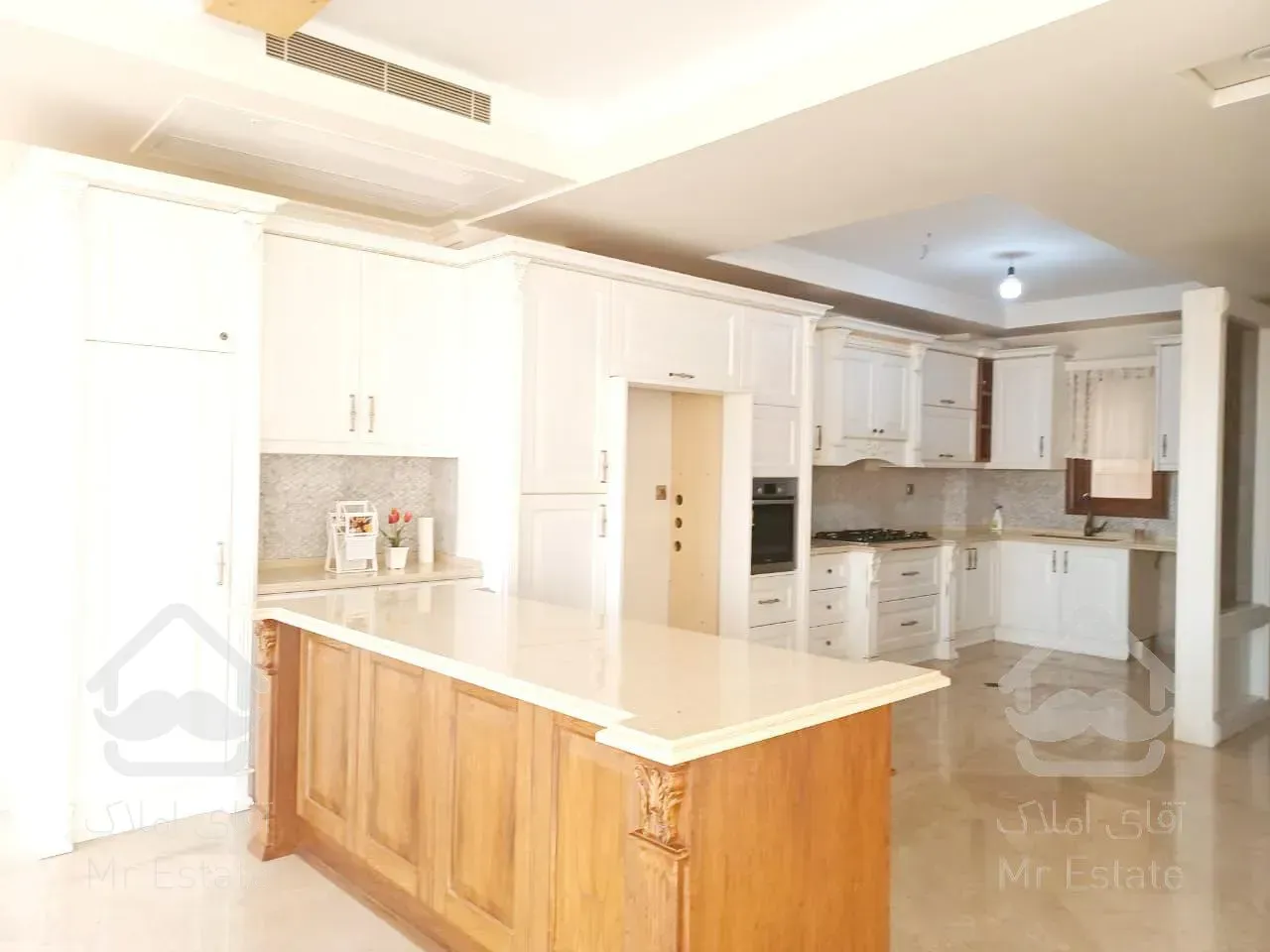 اجاره ۲۴۰متر ویو ابدی غرق نور. دو پارکینگ. زعفرانیه