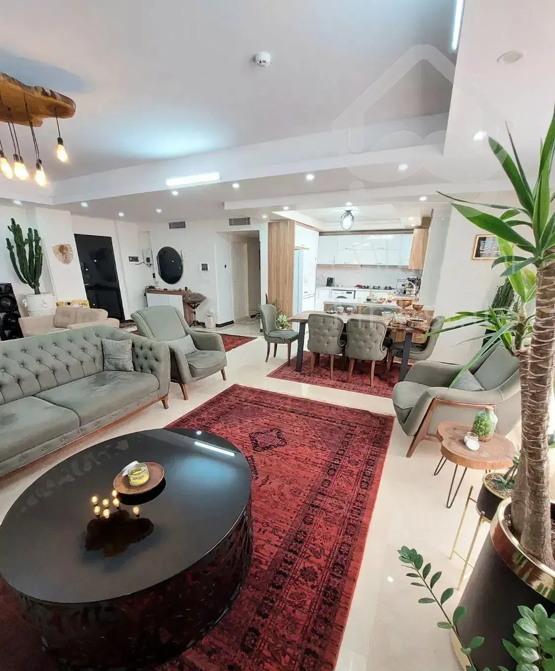 ۱۳۰ متر در حد نوساز/ کلا ۴ تا تکواحدی / طبقه آخر