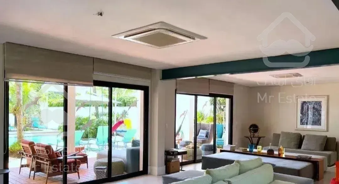 ویلاتریبلکس/۷۰۰متری/استخردار