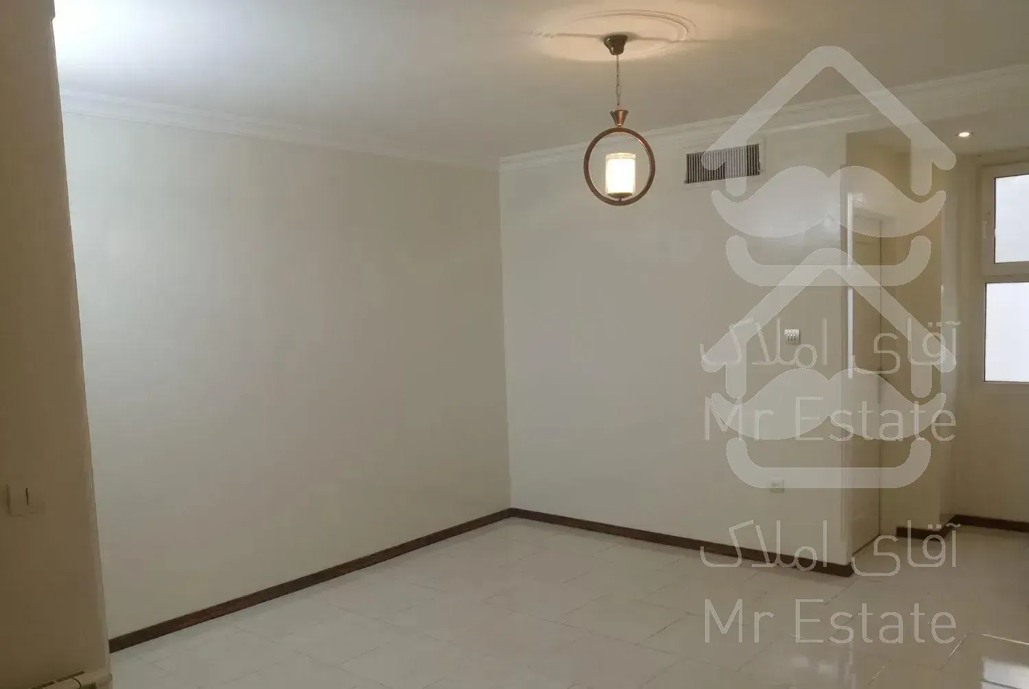 ۶۰ متری تکواحدی در فرجام ، علم و صنعت،  حیدرخانی