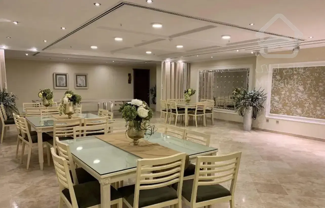 آجودانیه ۳۰۰ متر ۴ خواب برج رویال