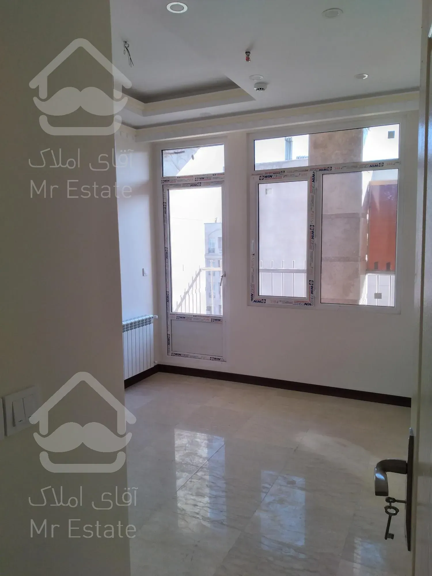 اپارتمان تک واحدی ۱۸۵متری در بلوارفردوس شرق