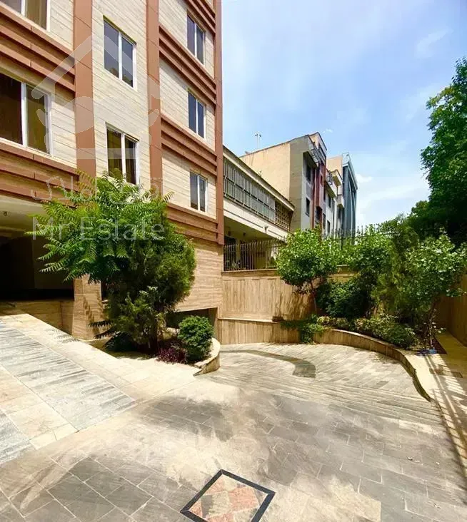 فروش  ۱۰۰ متری فول امکانات دو‌طرف نورگیر ولیعصر