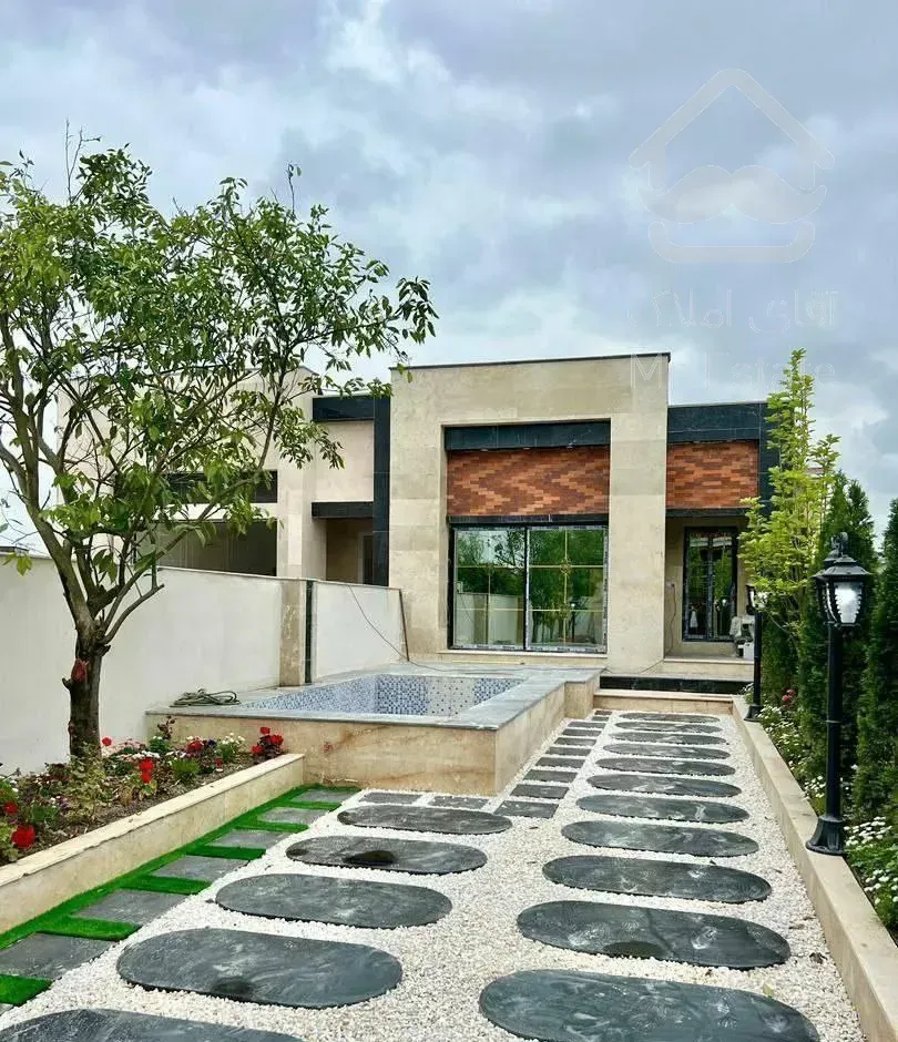 ویلاباغچه۲۲۰متری نوساز/استخردار نزدیک دریا/سنددار