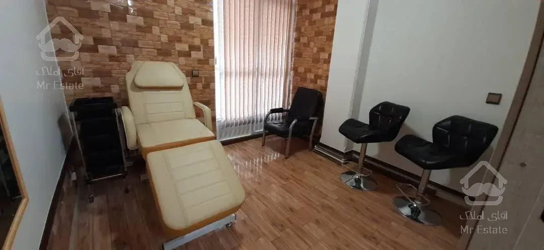 ۷۴ متر اداری تابلوخور بر کاشانی