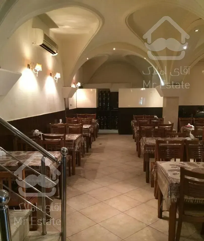 ۲۰۰ متر سفره خانه سنتی (شریعتی الهیه )با ۳ جواز