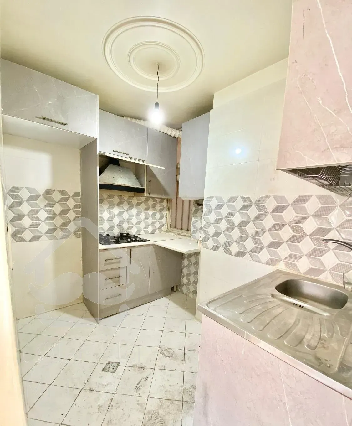 آپارتمان ۴۱ متری فول امکانات  نزدیک مترو