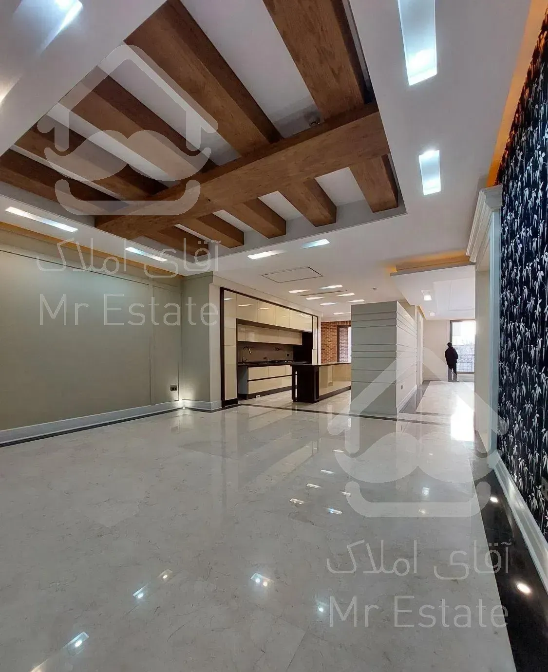 آپارتمان ۳۰۰ متر سه خواب  کلید نخورده