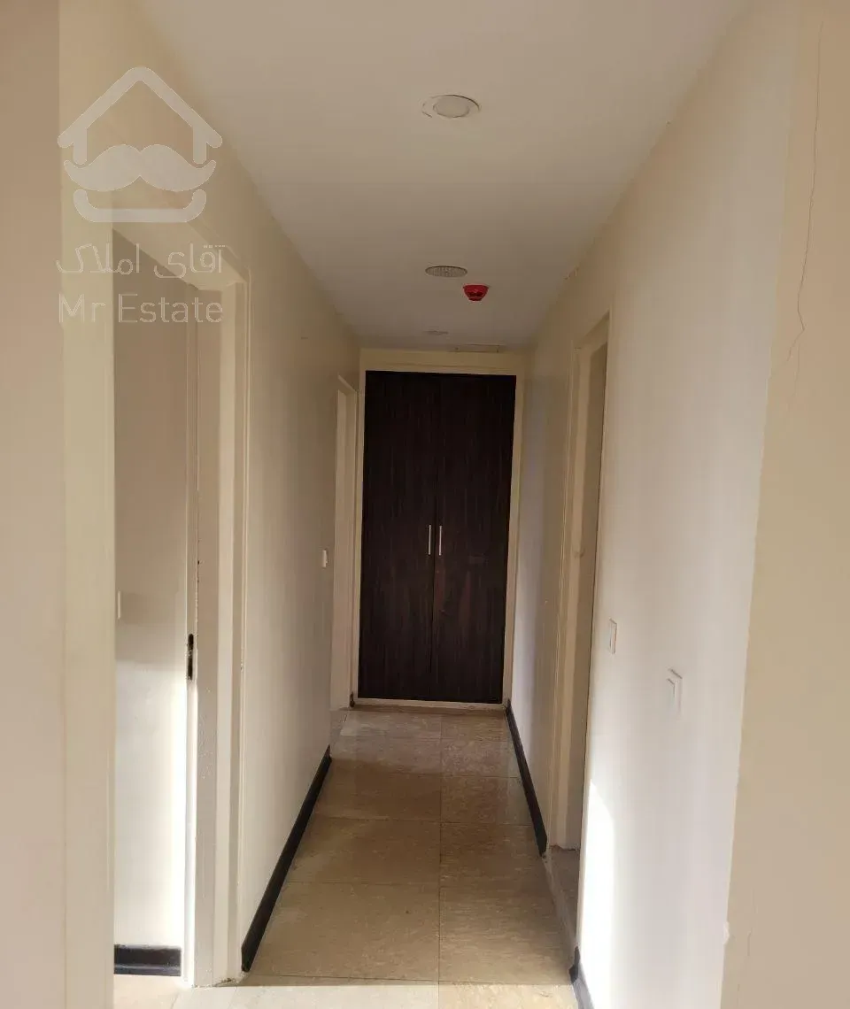 واحد ۱۳۰ متری در مجاورت ایرانمال شهرک چیتگر برج G