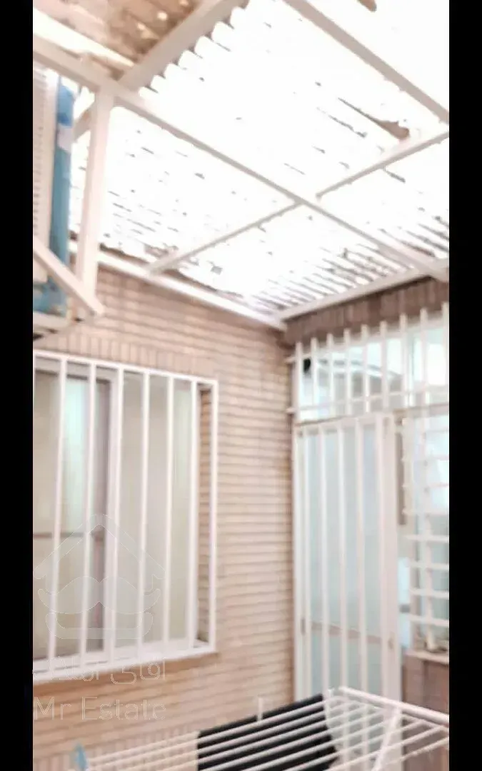 70متر 2خواب فول 9متر حیاط خلوت