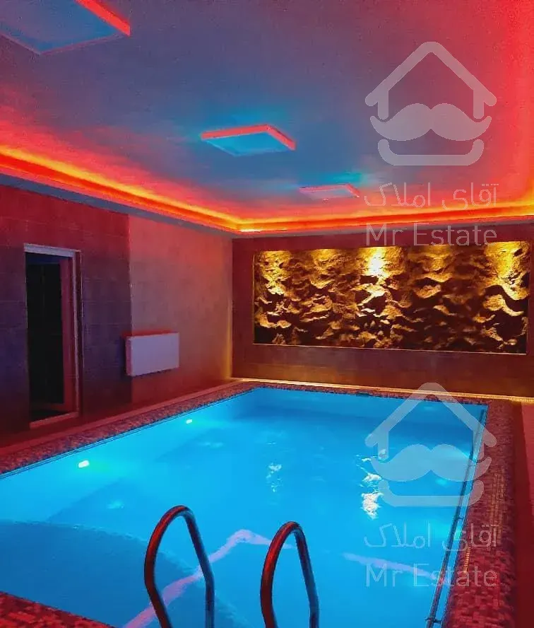 ویلا حیاط دار ۴خواب استخر دار مبلمان دارای بالکن