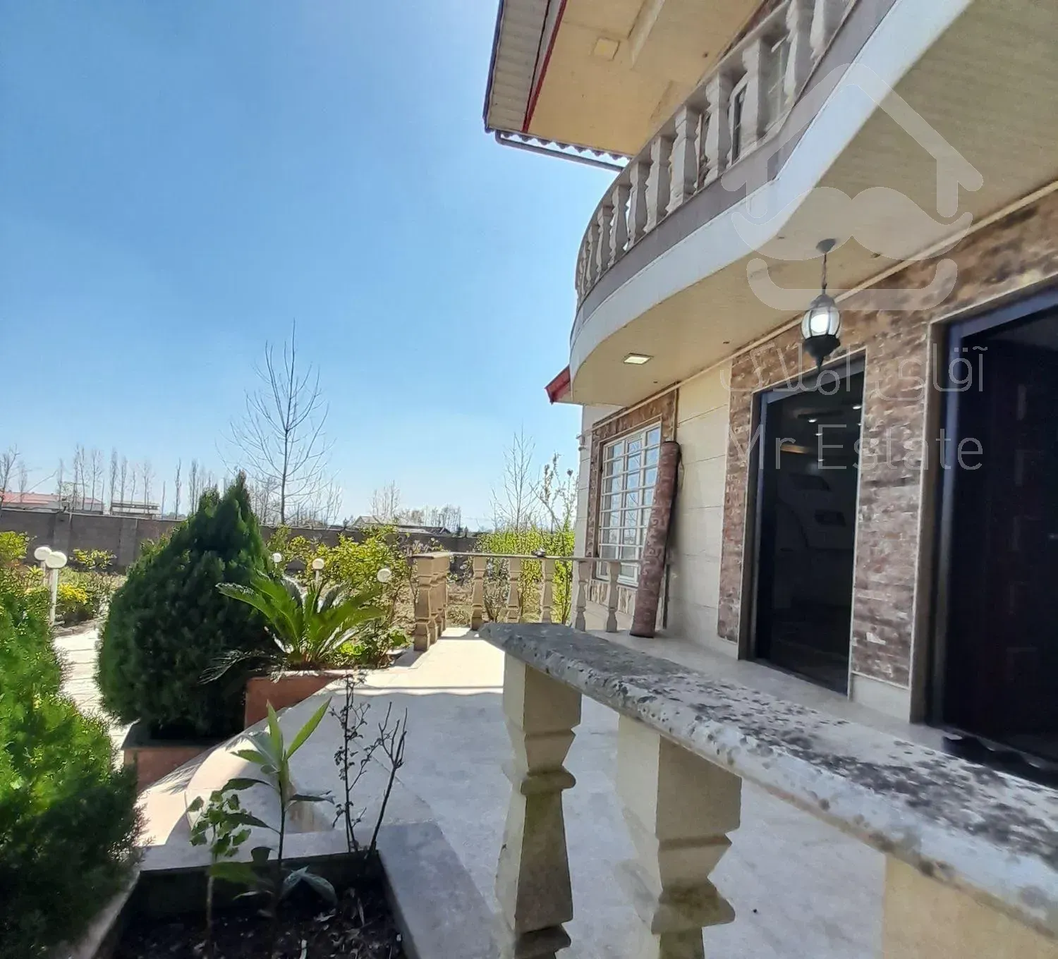 ویلا باغ(( ۱۱۰۰ ))متری در قلعه رودخان باسند تک برگ