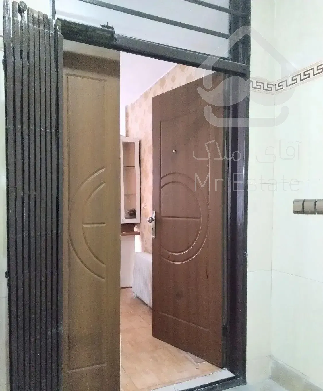 اجاره آپارتمان ۱۳۰ متری ۳ خوابه طبقه ۱ در هوانیروز