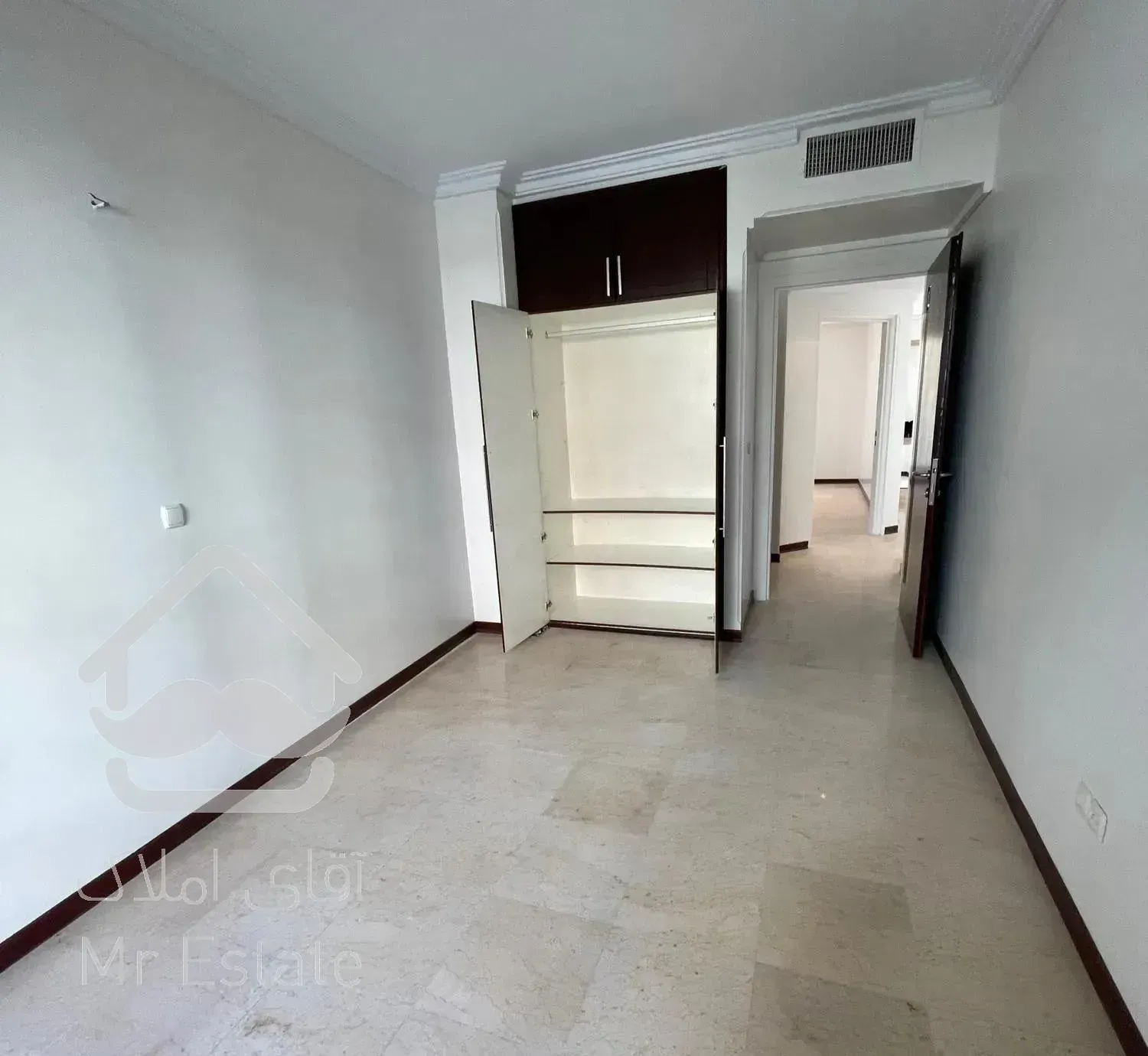 ۹۰ متر دوخوابه // ۲تراس // روبه آفتاب