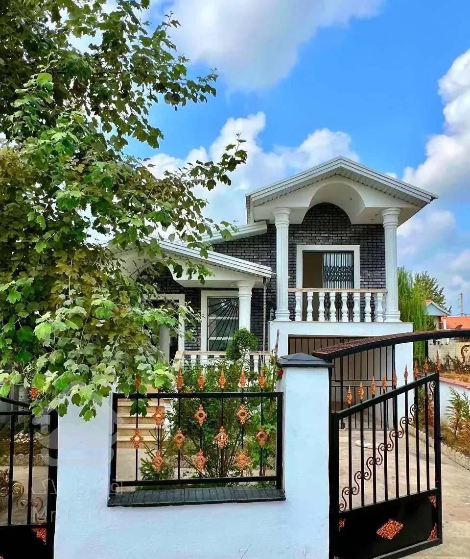 فروش فوری ارزانترین ویلا داخل بافت215متر/سنددار