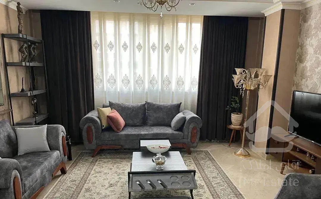 آپارتمان۱۳۰متر تاپ لوکیشن شهرک غرب